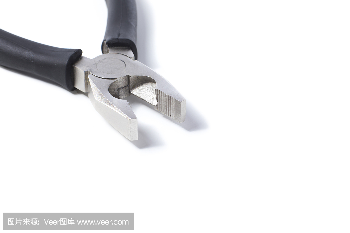 用整体钢丝钳打开钳子